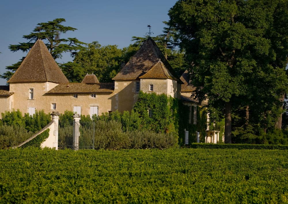 01c7435ebdcbf01df4658285e0c55e59-Chateau-Carbonnieux-CRBX-retouche-2-1000×710