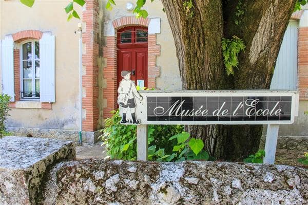 Lire la suite à propos de l’article Retour sur la sortie du 7 Dec.  Musée de l’École rurale de St Pierre de Buzet (47)